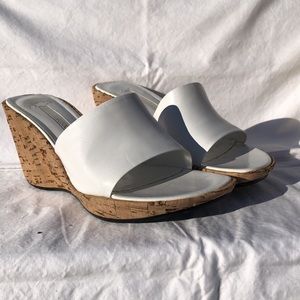 Enzo Angiolini White Leather Slip-on Sandals w/Cork covered Platform Wedge
